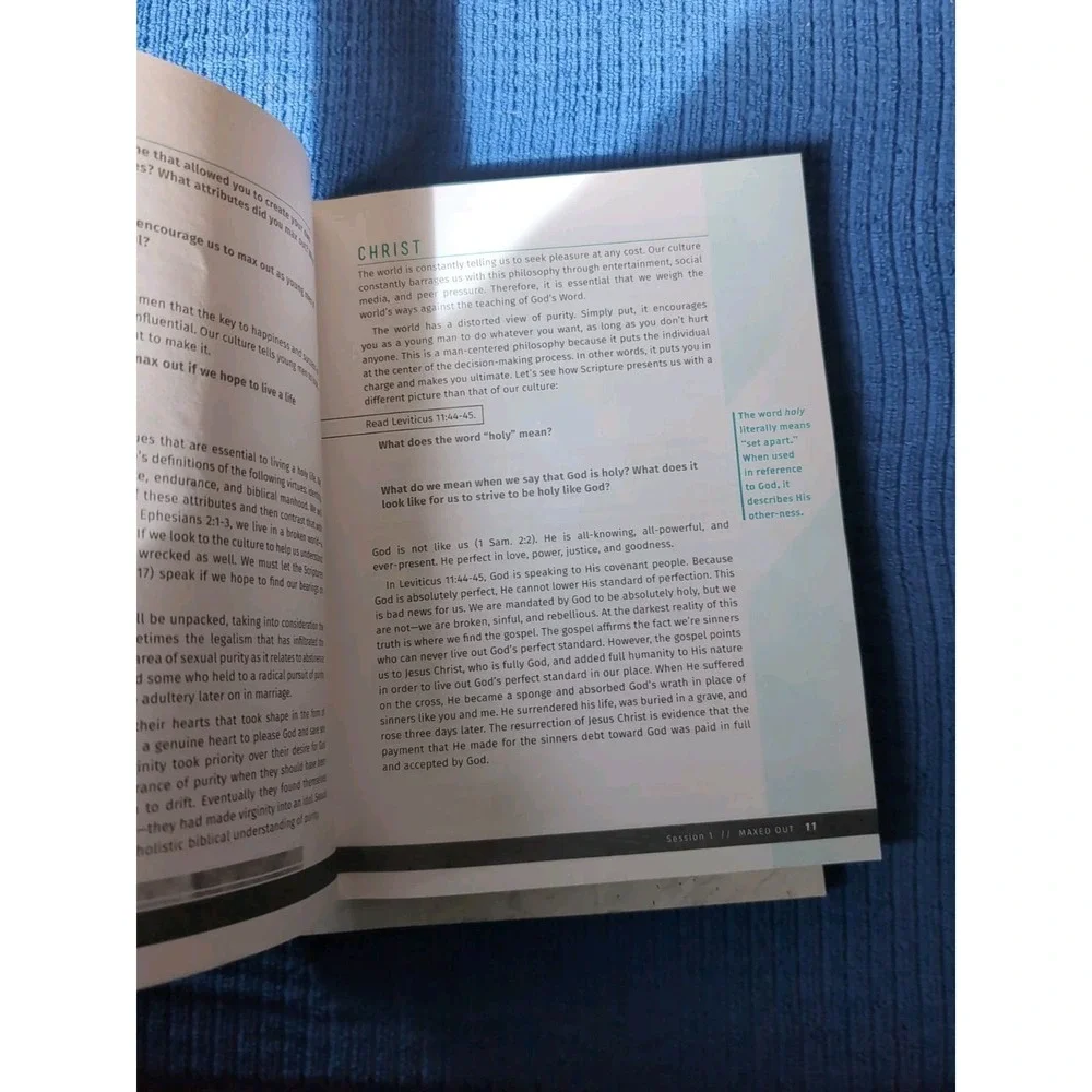 LifeWay Authentic Love Bible‎ Study Leader Kit Girls/Guys Christ (Has Writing)